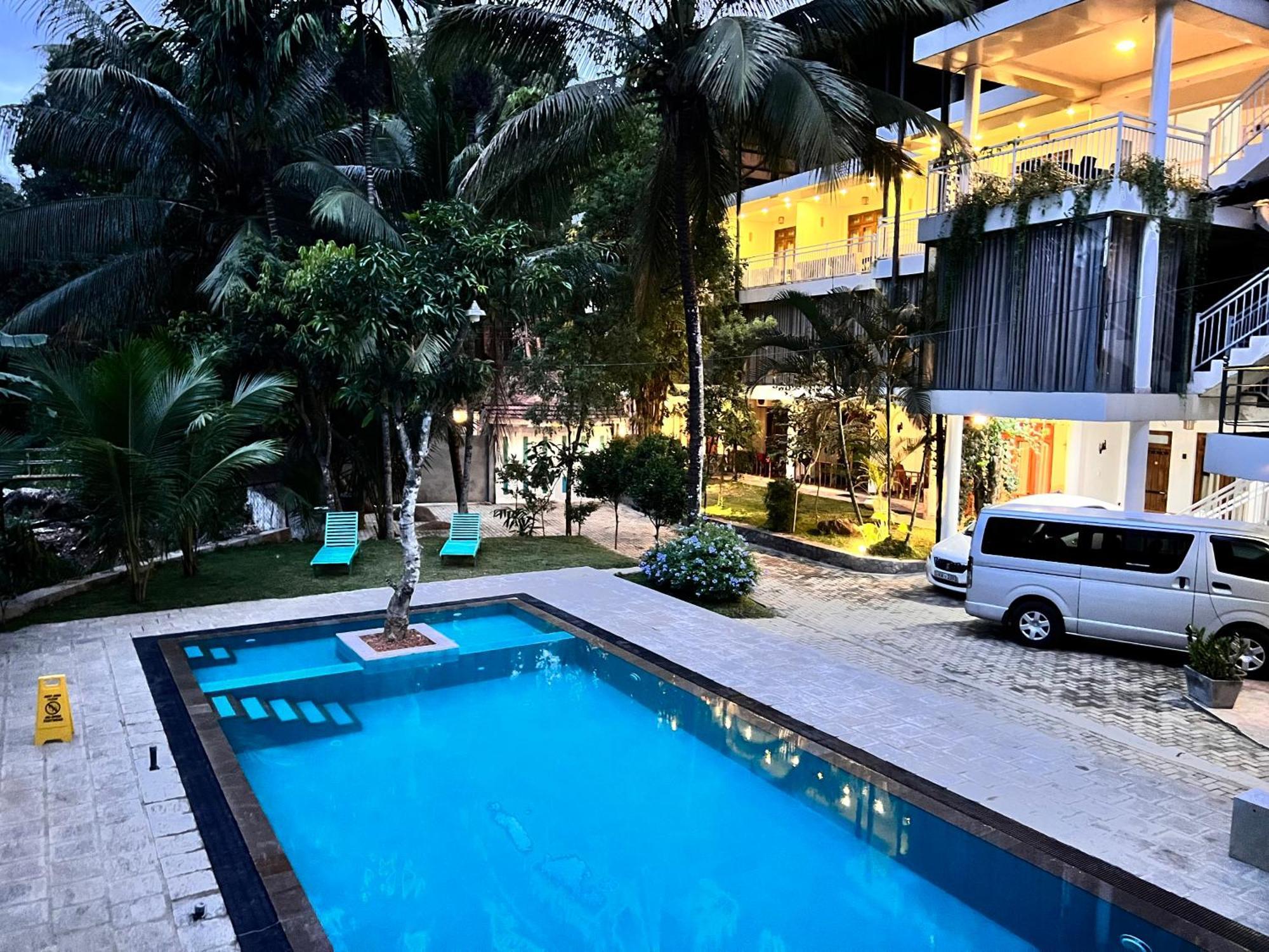 French Garden Kandy Exterior foto