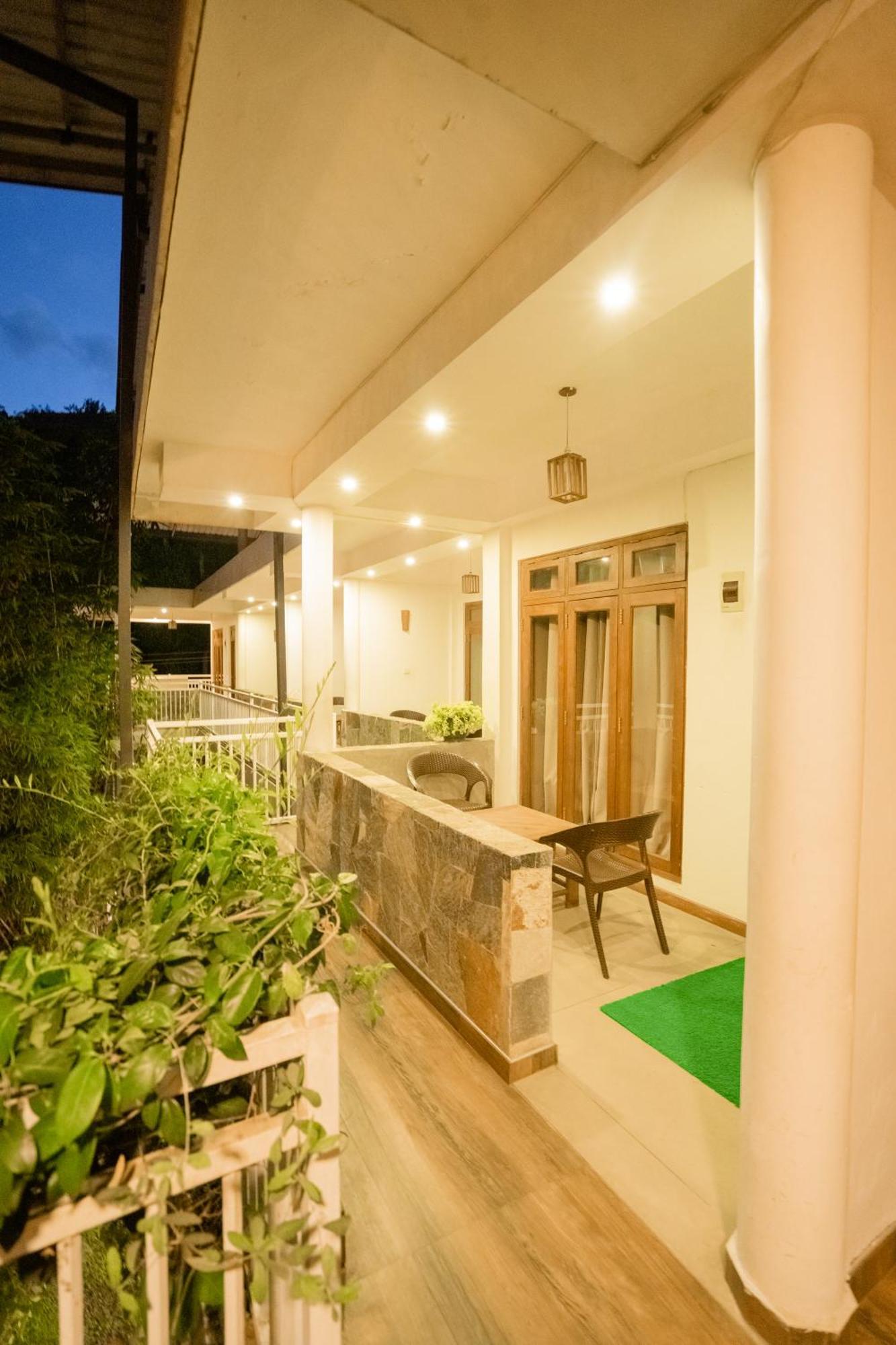 French Garden Kandy Exterior foto